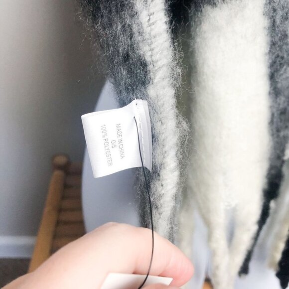 NWT New Directions Oversized Cozy Knit Plaid Long Scarf - Picture 6 of 6